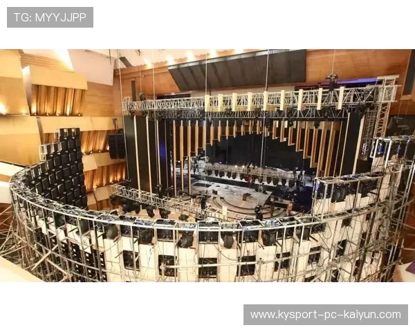 内马尔与说唱歌手同台互动，音乐圈跨界爆火